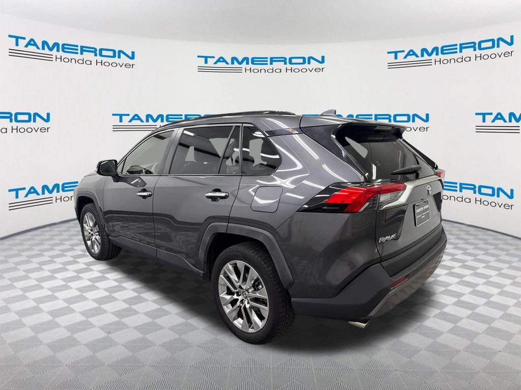 Used 2020 Toyota RAV4 Limited FWD image 3