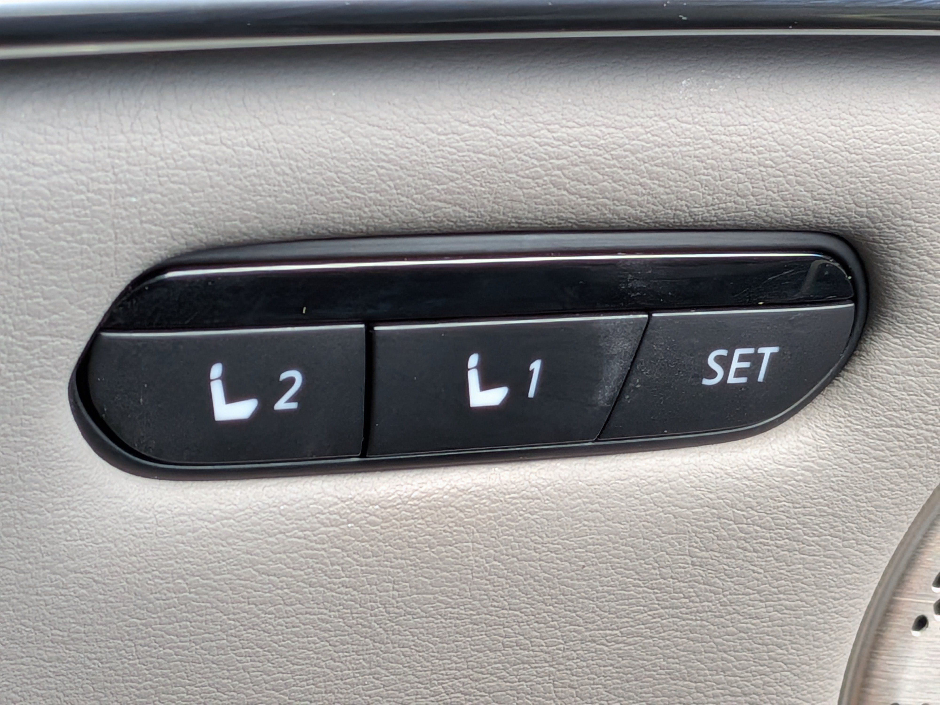 Used 2023 INFINITI QX50 Luxe AWD/4WD image 24