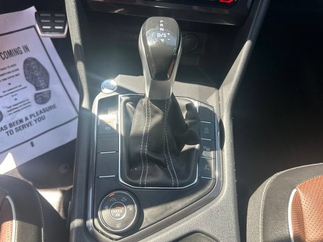 Used 2022 Volkswagen Tiguan SEL R-Line AWD/4WD image 25