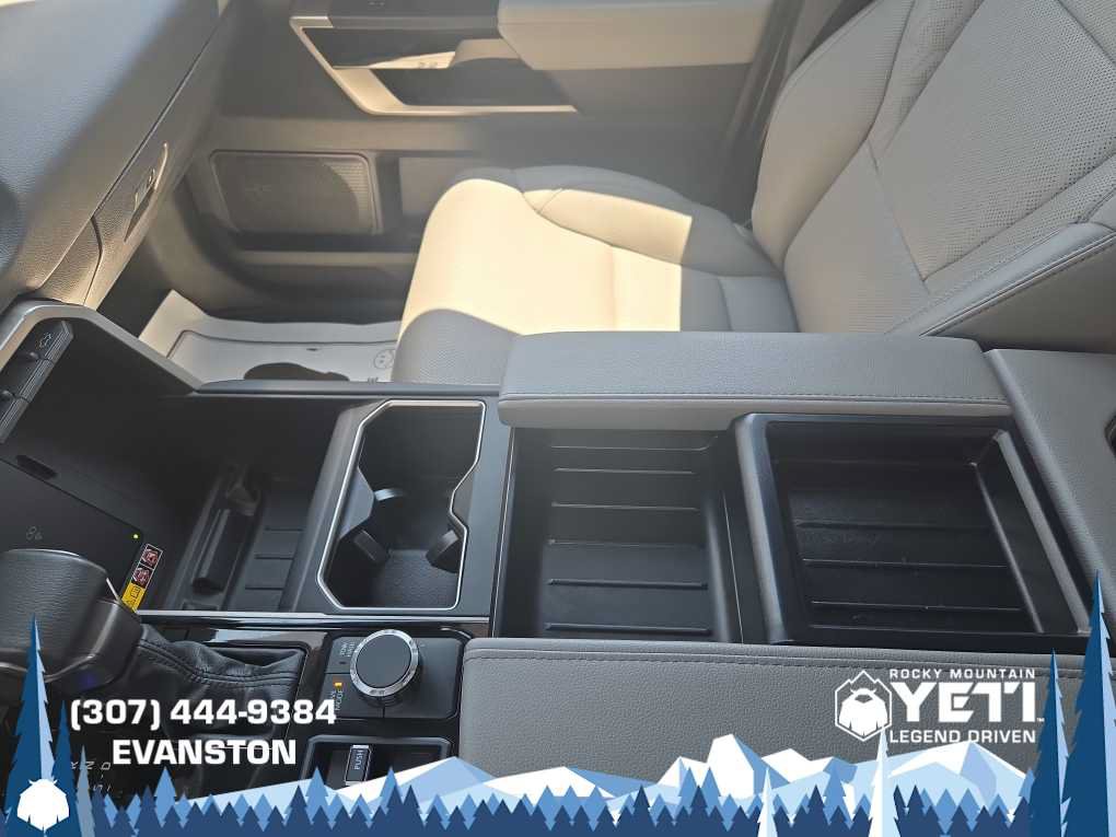 Used 2025 Toyota Tundra Limited AWD/4WD image 30