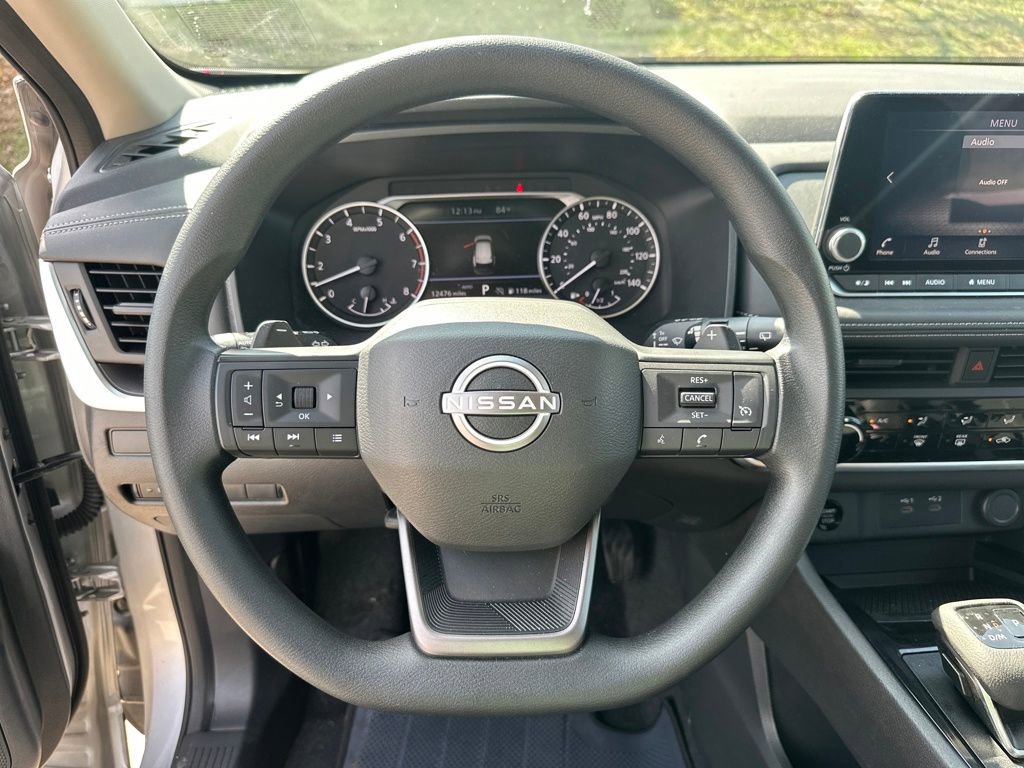 Used 2025 Nissan Rogue S image 11