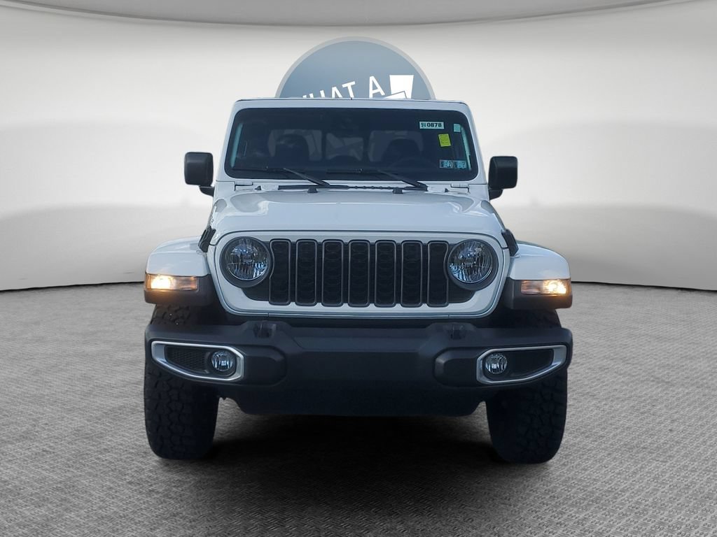 Used 2025 Jeep Gladiator Mojave AWD/4WD image 9