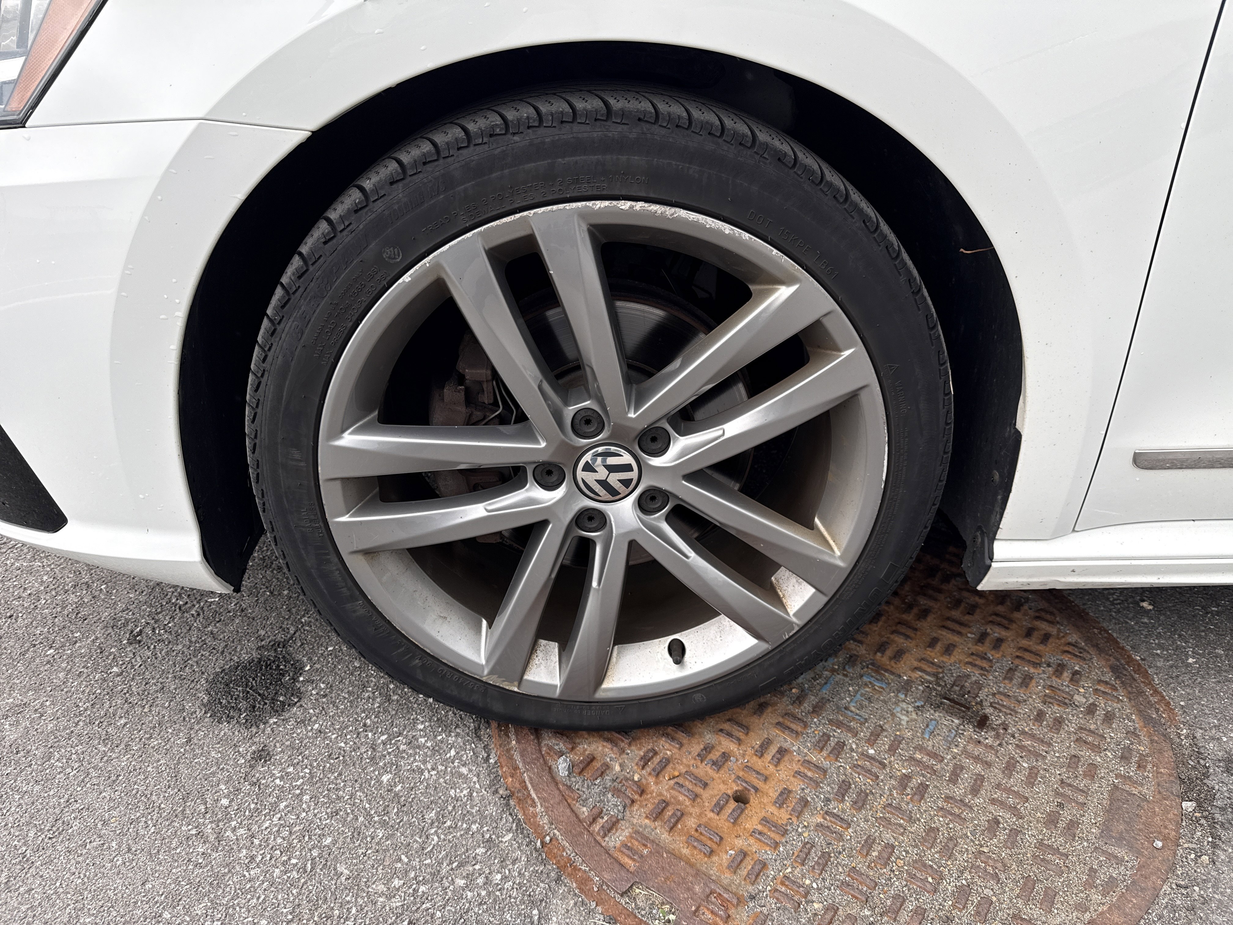 Used 2017 Volkswagen Passat 1.8T R-Line FWD image 11