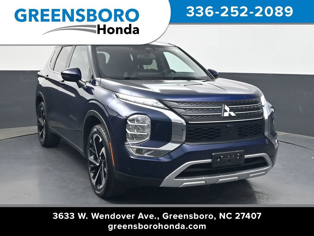 Used 2024 Mitsubishi Outlander SE AWD/4WD image 1