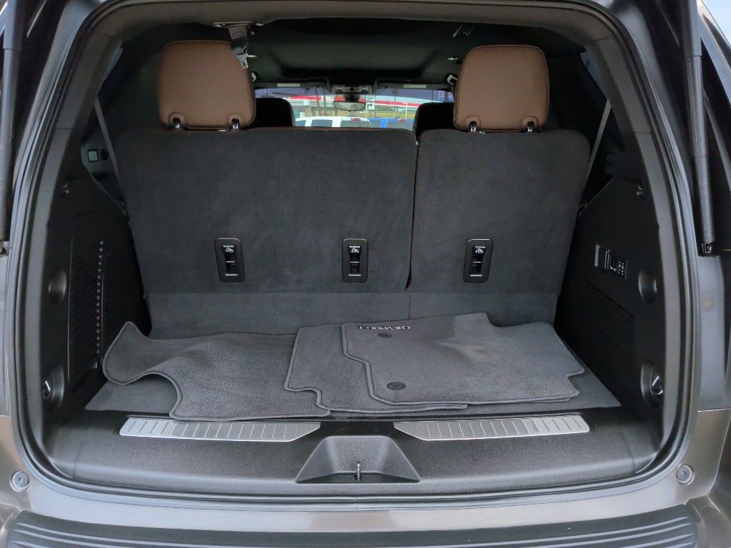 Used 2021 Chevrolet Tahoe High Country w/ Premium Package RWD image 45