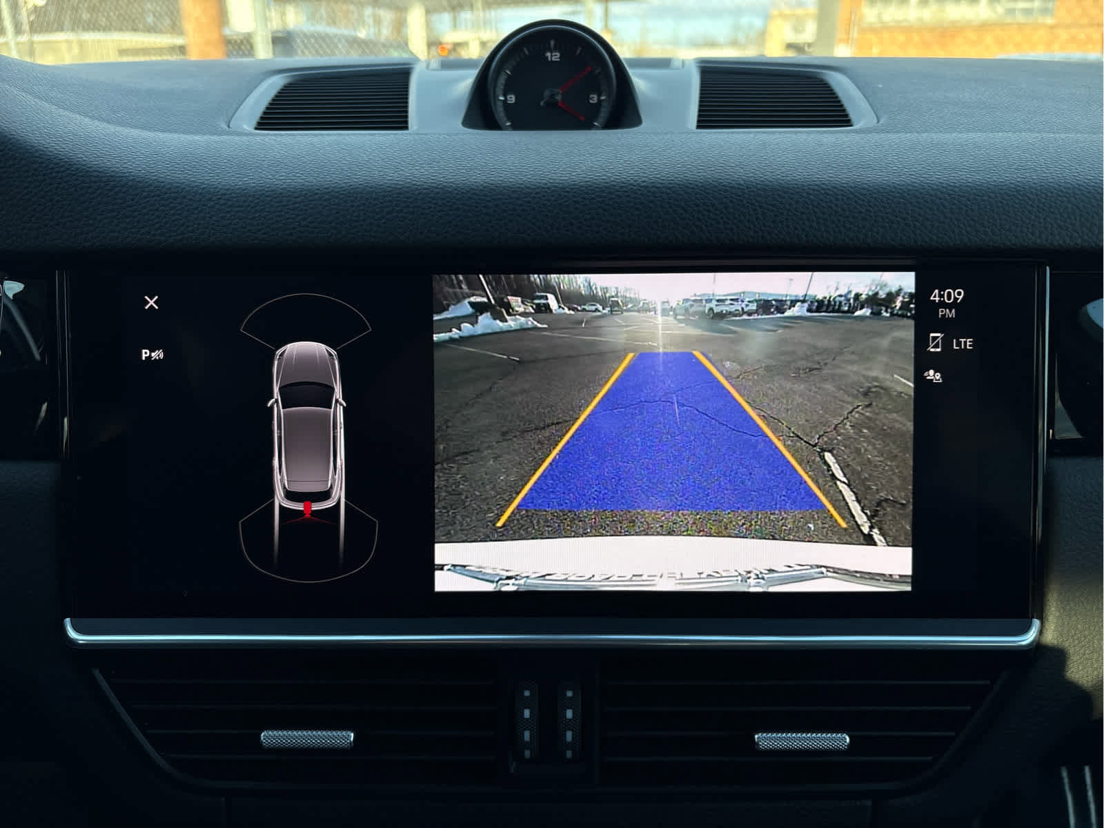 Used 2022 Porsche Cayenne Platinum Edition image 20