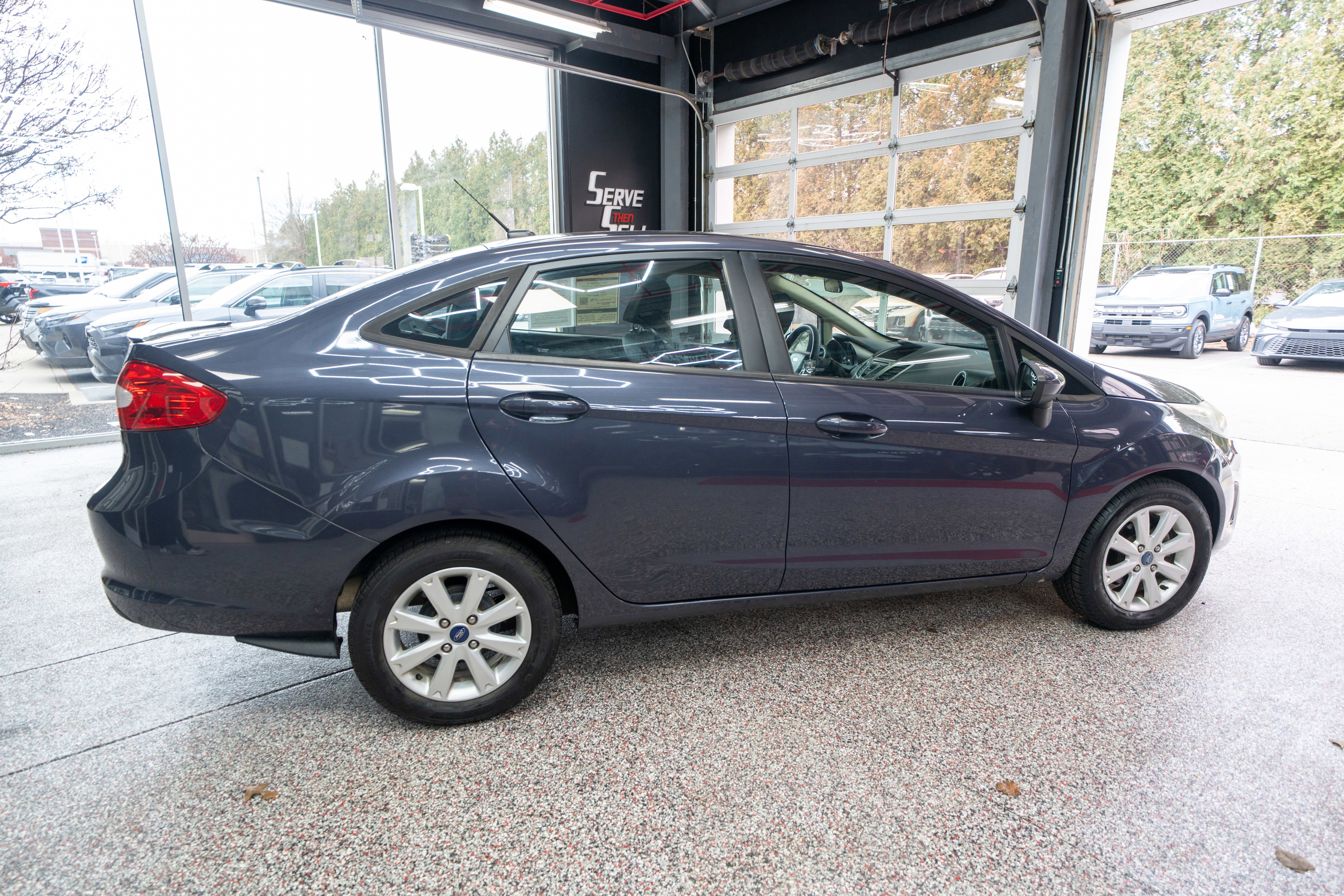 Used 2012 Ford Fiesta SE image 4