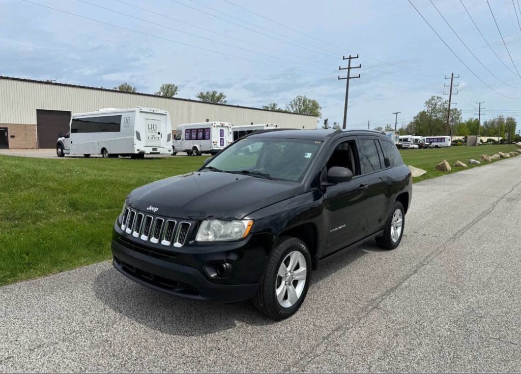 Used 2013 Jeep Compass Latitude AWD/4WD image 1