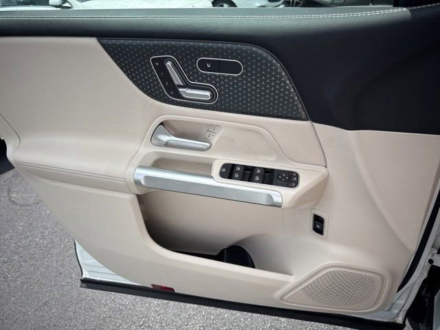 New 2025 Mercedes-Benz GLB 250 image 22