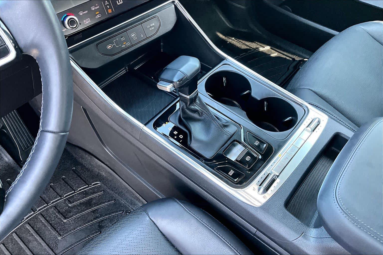 Certified 2025 Kia Carnival SX Prestige FWD image 17
