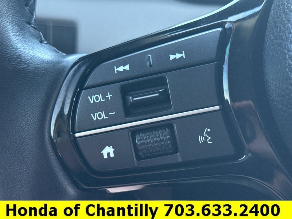 Certified 2025 Honda Pilot Touring image 13