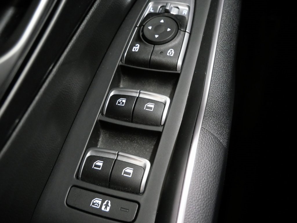 Used 2023 Kia Sorento LX image 13