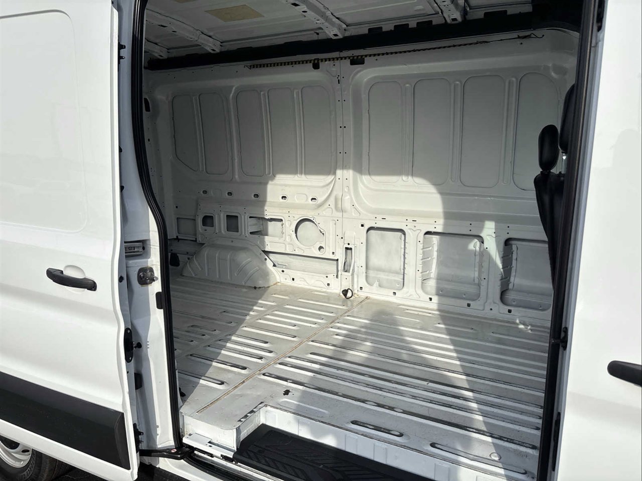 Used 2023 Ford Transit 250 Medium Roof image 11