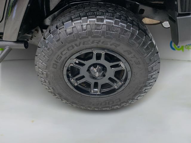 Used 2015 Jeep Wrangler Unlimited Sahara image 18