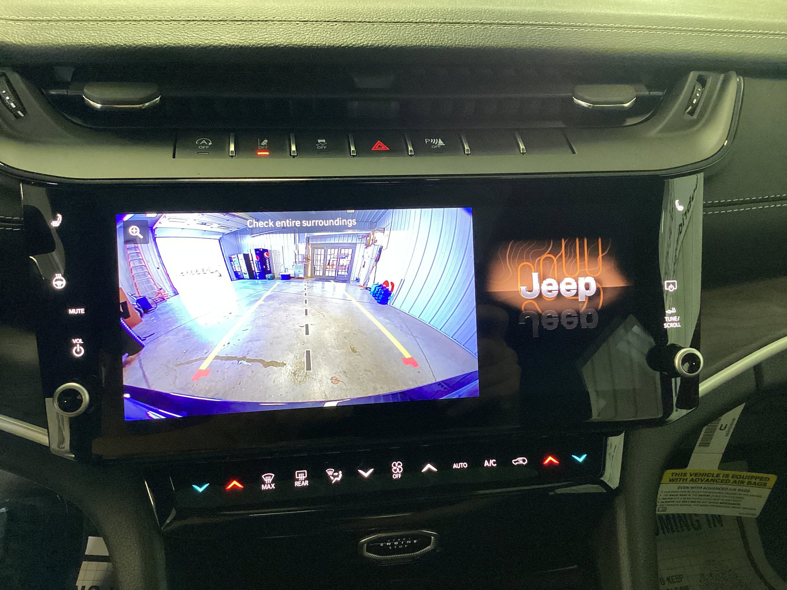 New 2026 Jeep Grand Cherokee Limited w/ Limited Altitude Package AWD/4WD image 33