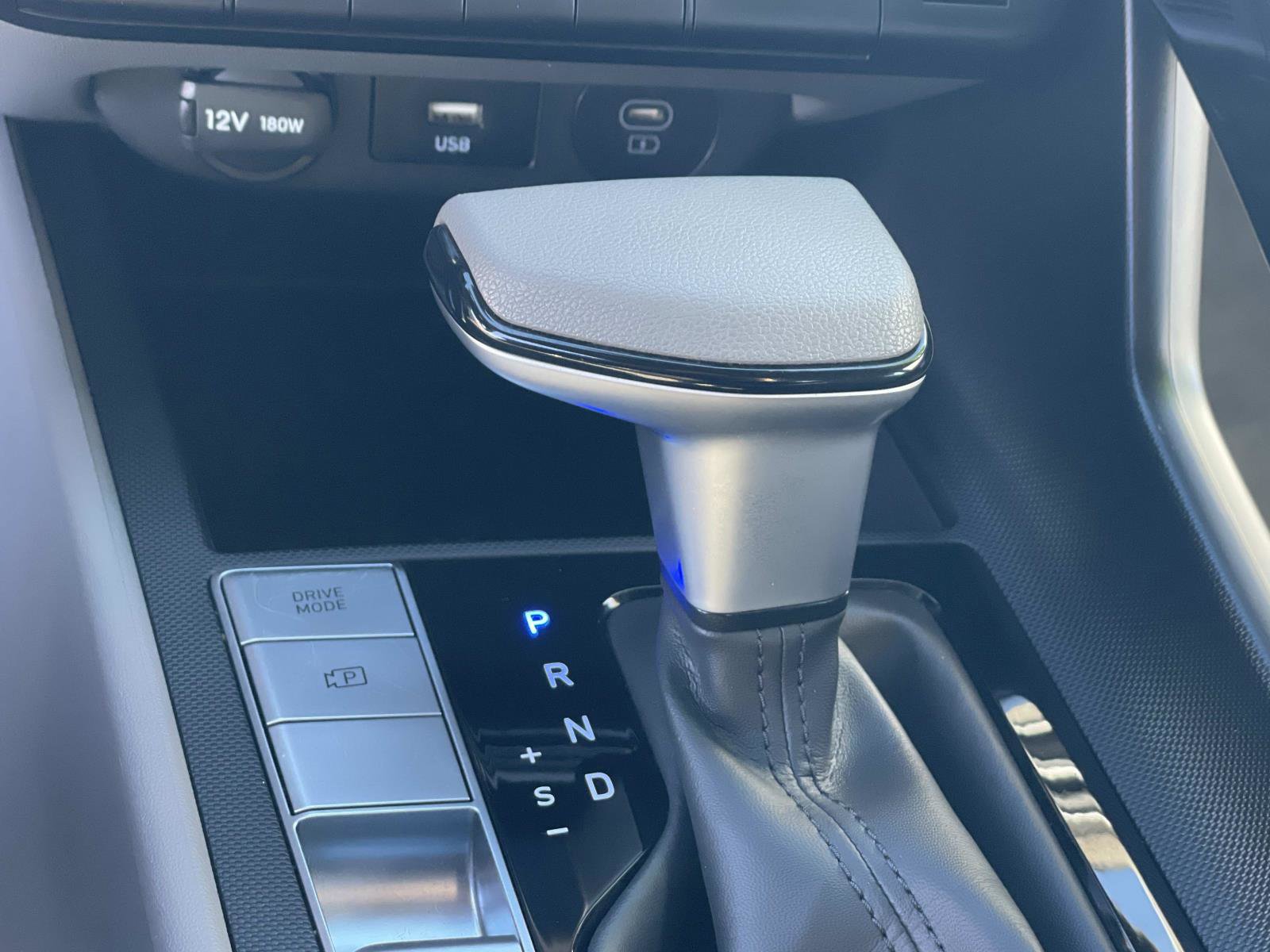 Certified 2024 Hyundai Elantra Blue image 16