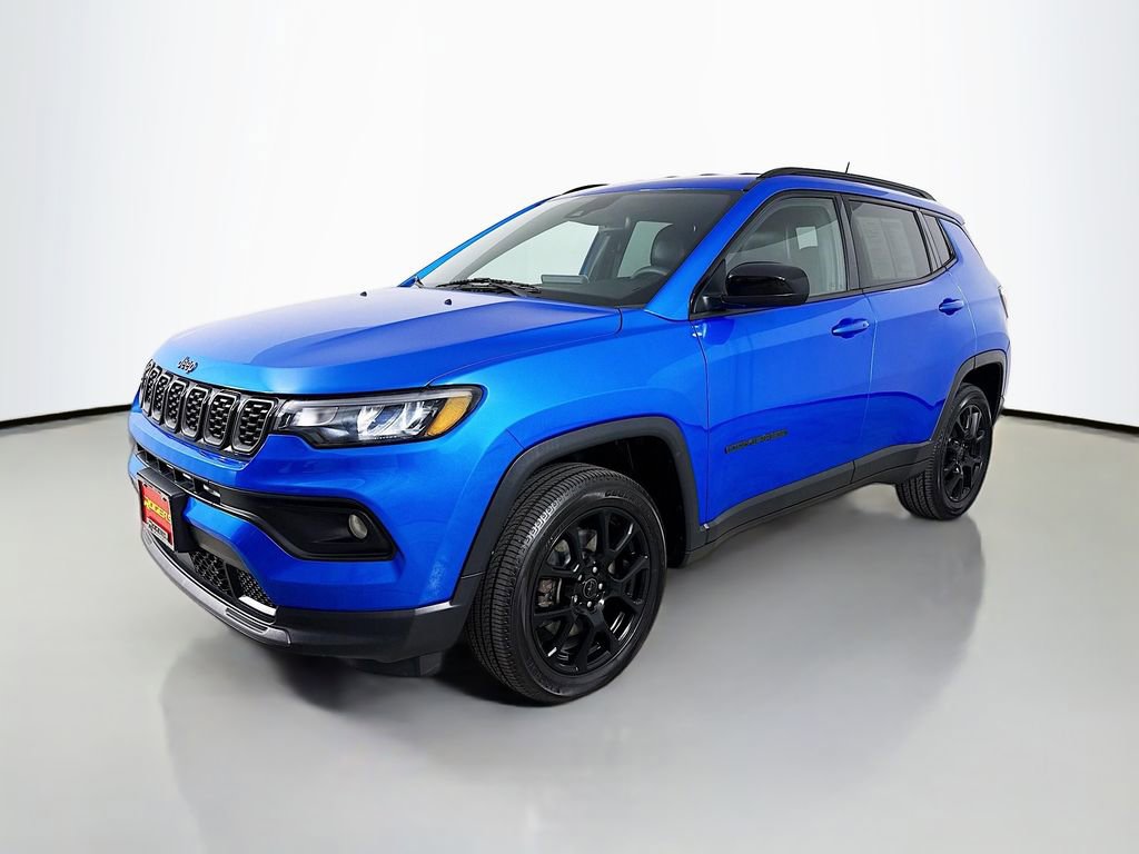 Used 2025 Jeep Compass Latitude w/ Altitude Special Edition image 3