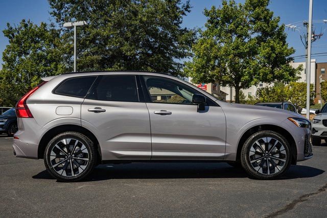 Used 2026 Volvo XC60 B5 Plus w/ Protection Package Premier AWD/4WD image 3