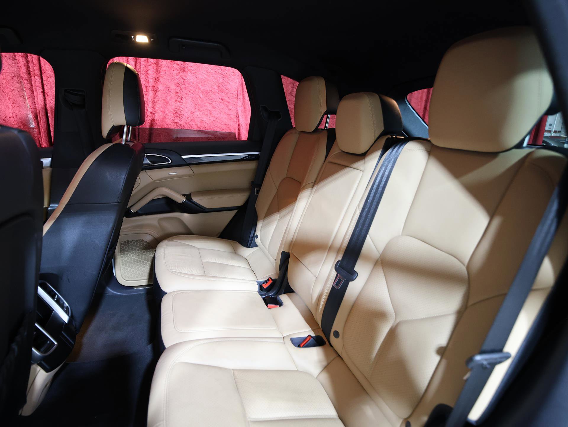 Used 2017 Porsche Cayenne image 14