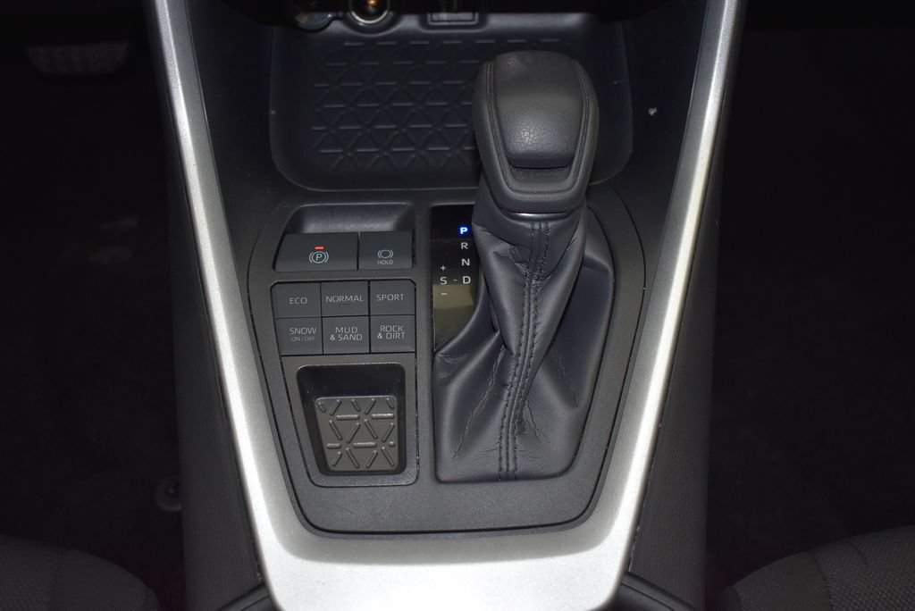 Used 2025 Toyota RAV4 XLE AWD/4WD image 27