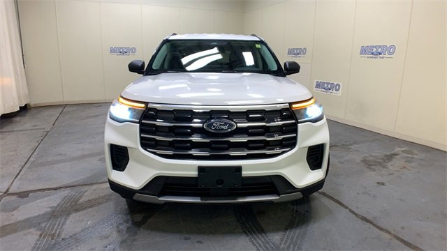 Certified 2025 Ford Explorer Active image 8