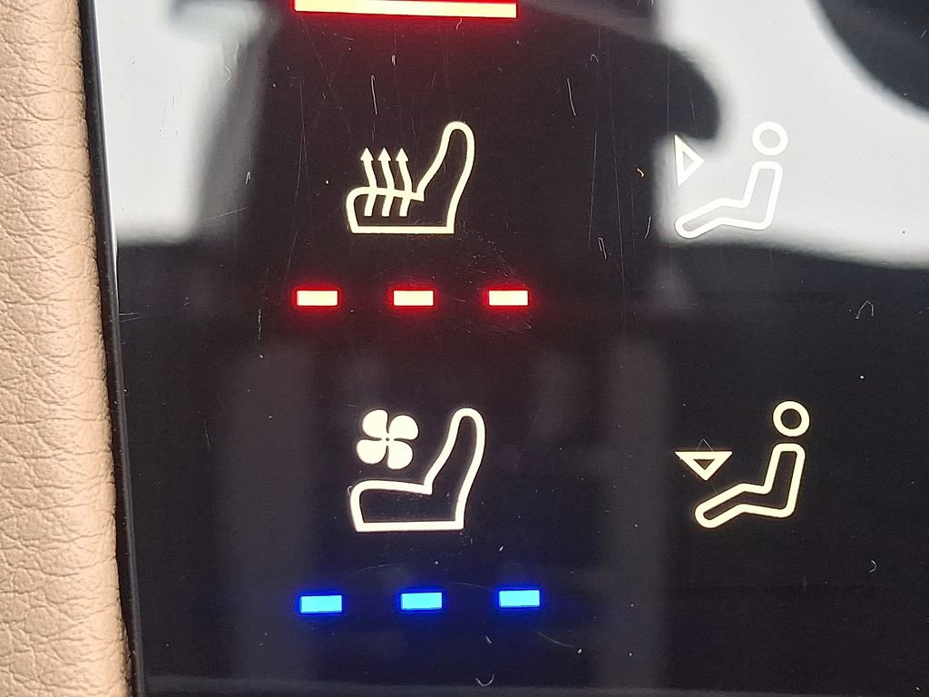 Certified 2025 Porsche Macan image 26