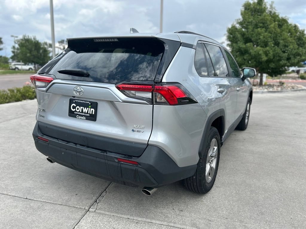 Used 2025 Toyota RAV4 XLE AWD/4WD image 8