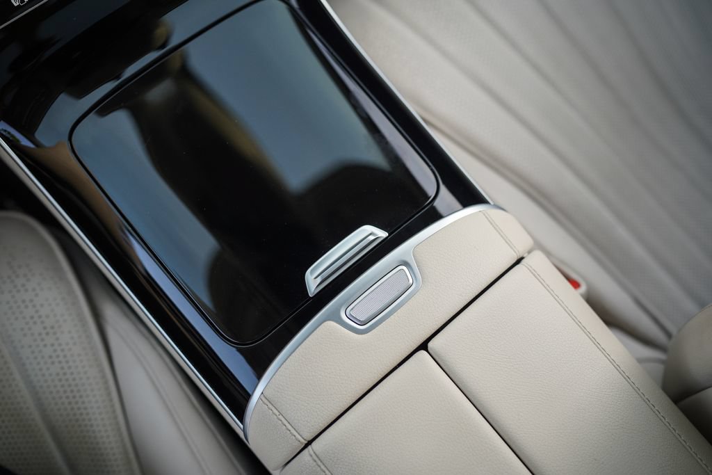 Used 2022 Mercedes-Benz S 500 4MATIC w/ AMG Line Package image 33