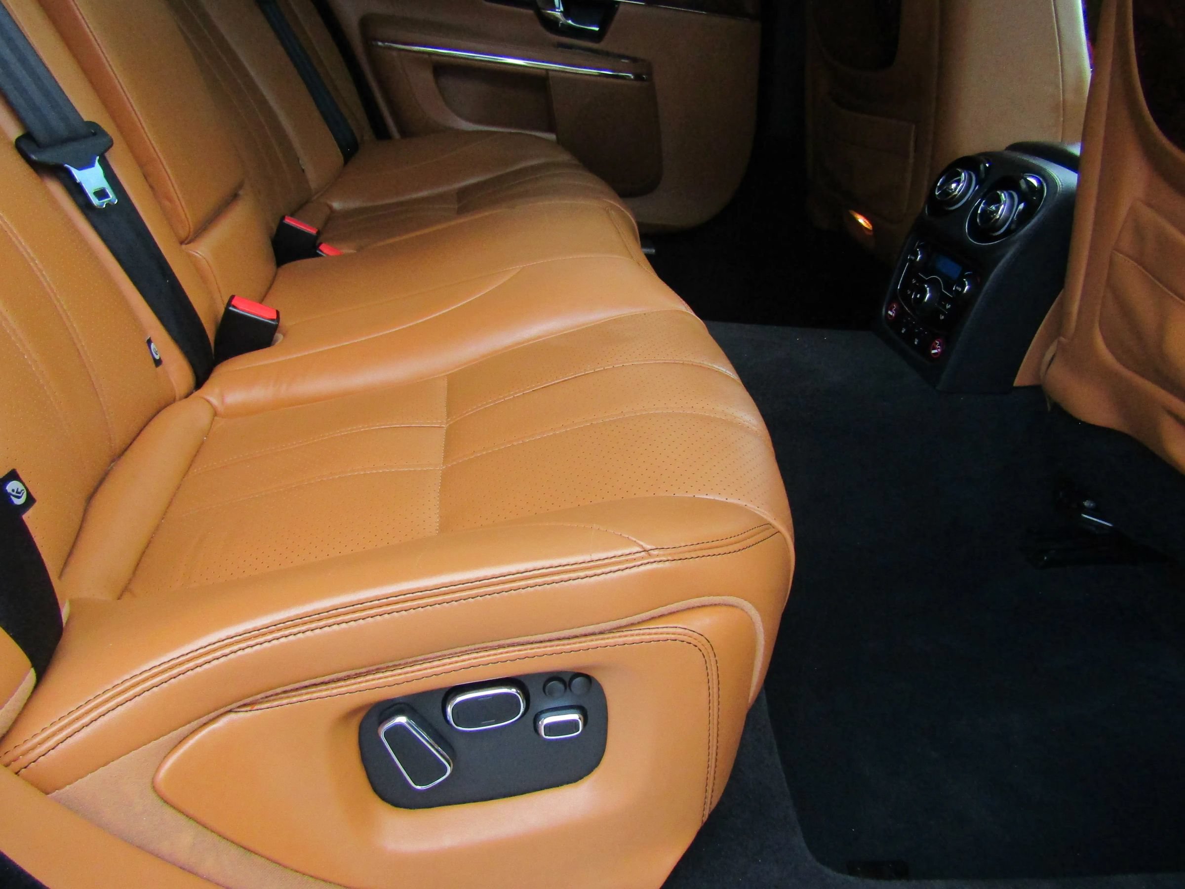Used 2013 Jaguar XJ L Supersport RWD image 18