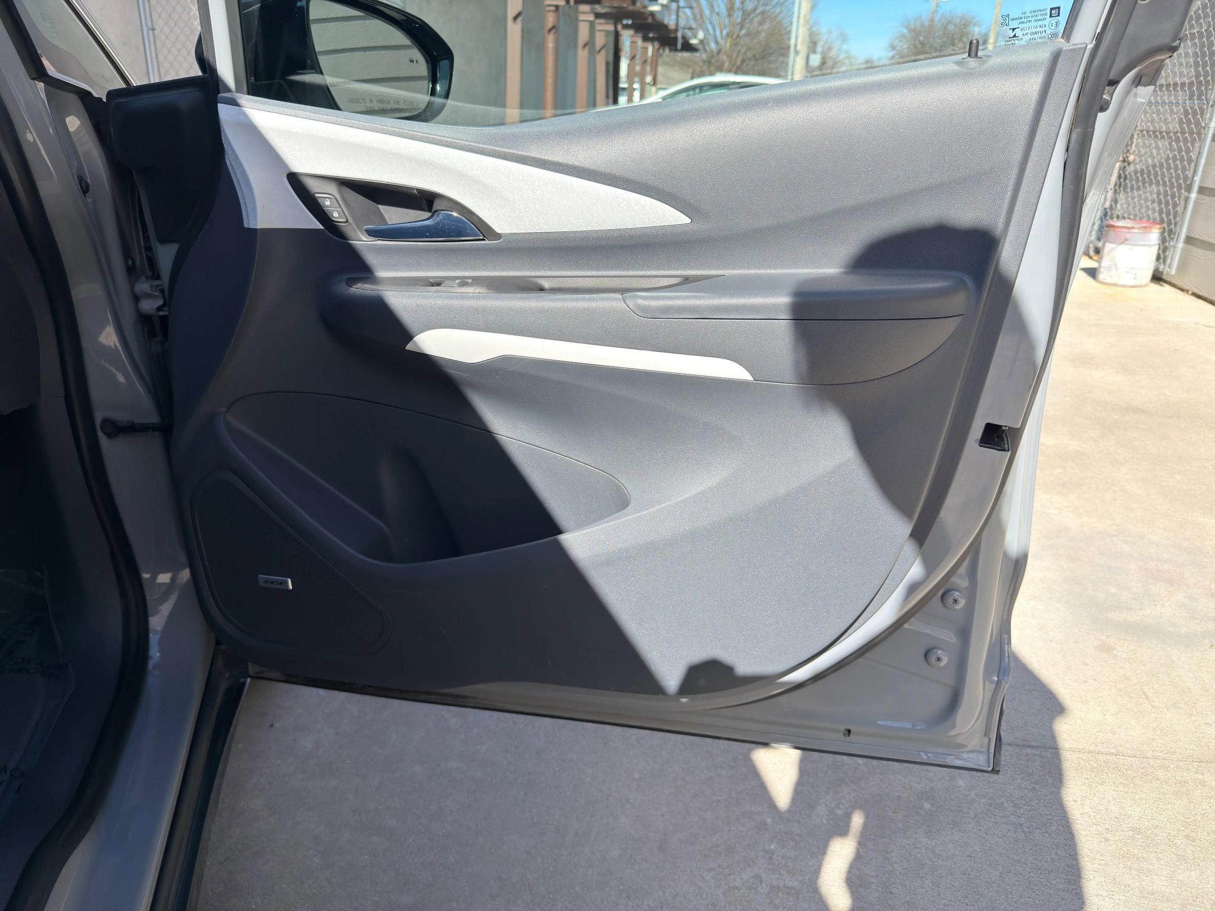 Used 2020 Chevrolet Bolt Premier w/ Infotainment Package image 26