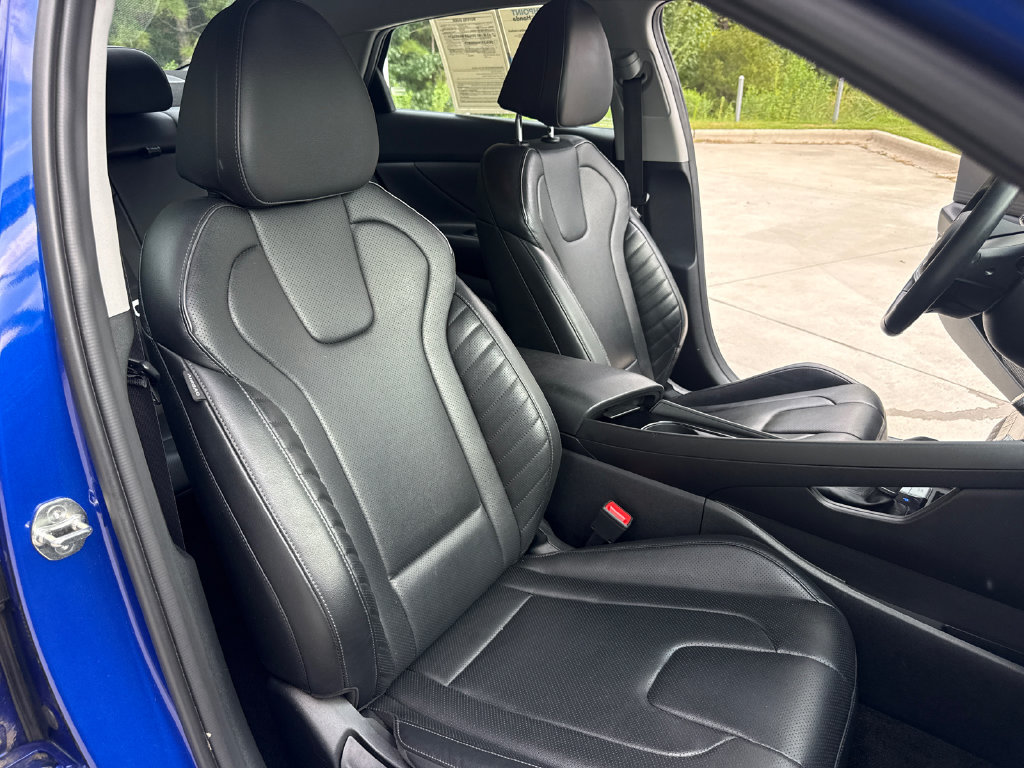 Used 2024 Hyundai Elantra Limited FWD image 35