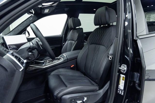 New 2026 BMW X7 M60i image 24