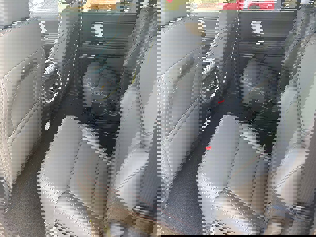 New 2025 Ford Expedition Max Active image 7