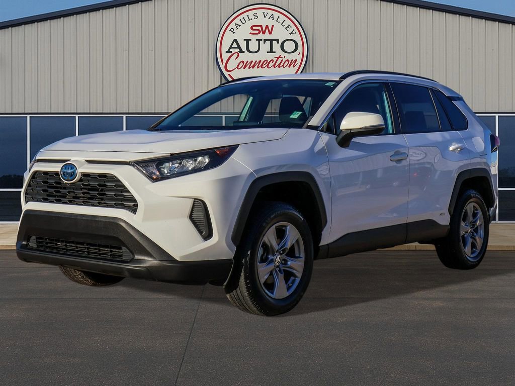 Used 2022 Toyota RAV4 LE image 3