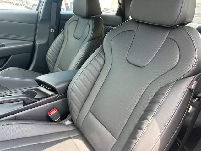 New 2026 Hyundai Elantra SEL Sport FWD image 13