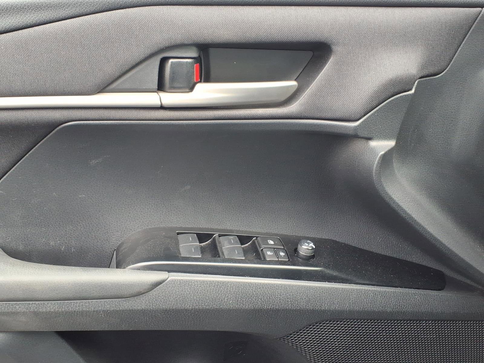 Used 2025 Toyota Camry LE image 26