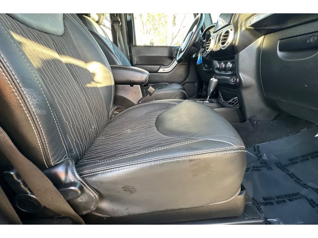 Used 2015 Jeep Wrangler Sport image 23