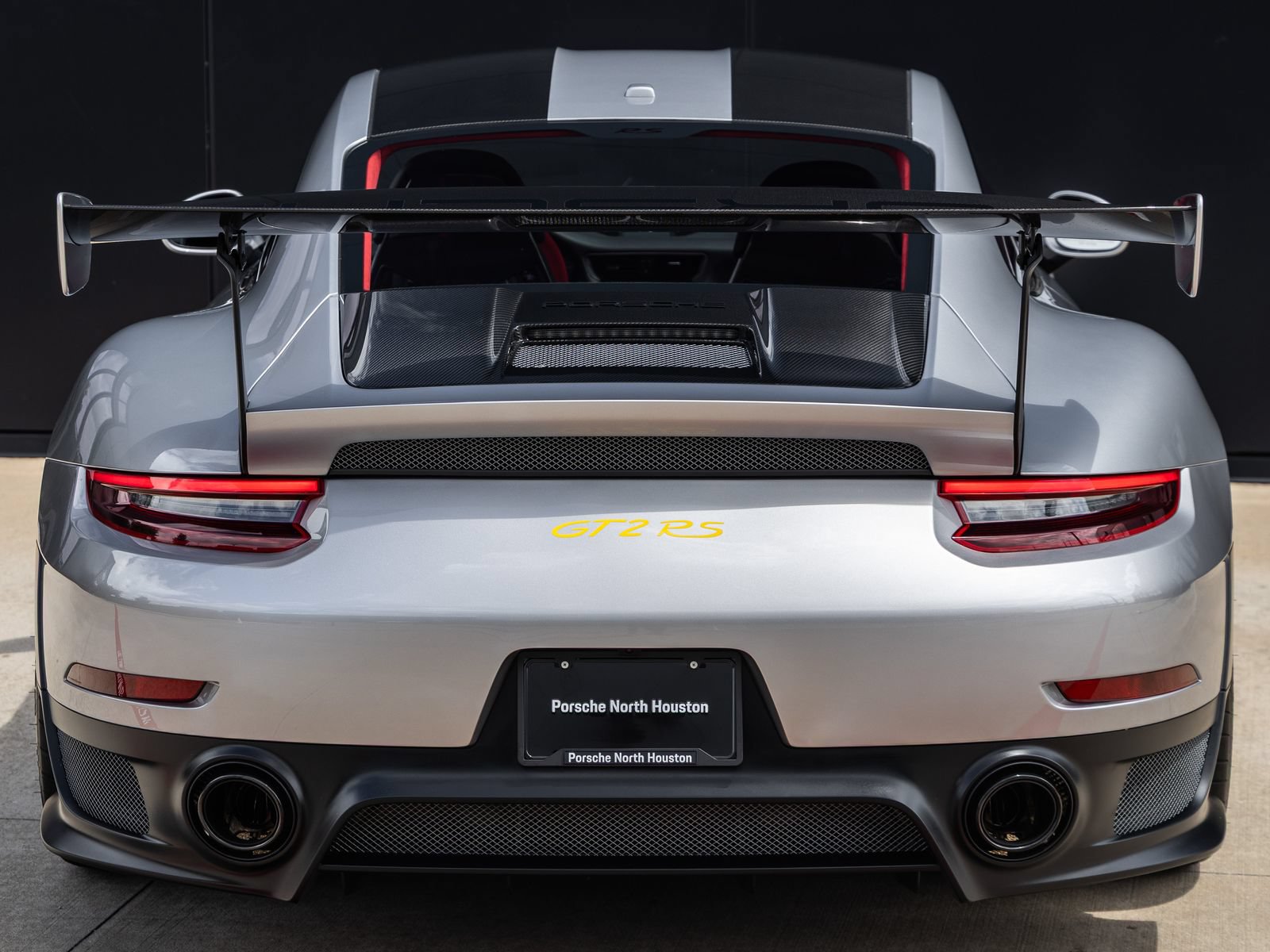 Certified 2018 Porsche 911 GT2 RS RWD image 11
