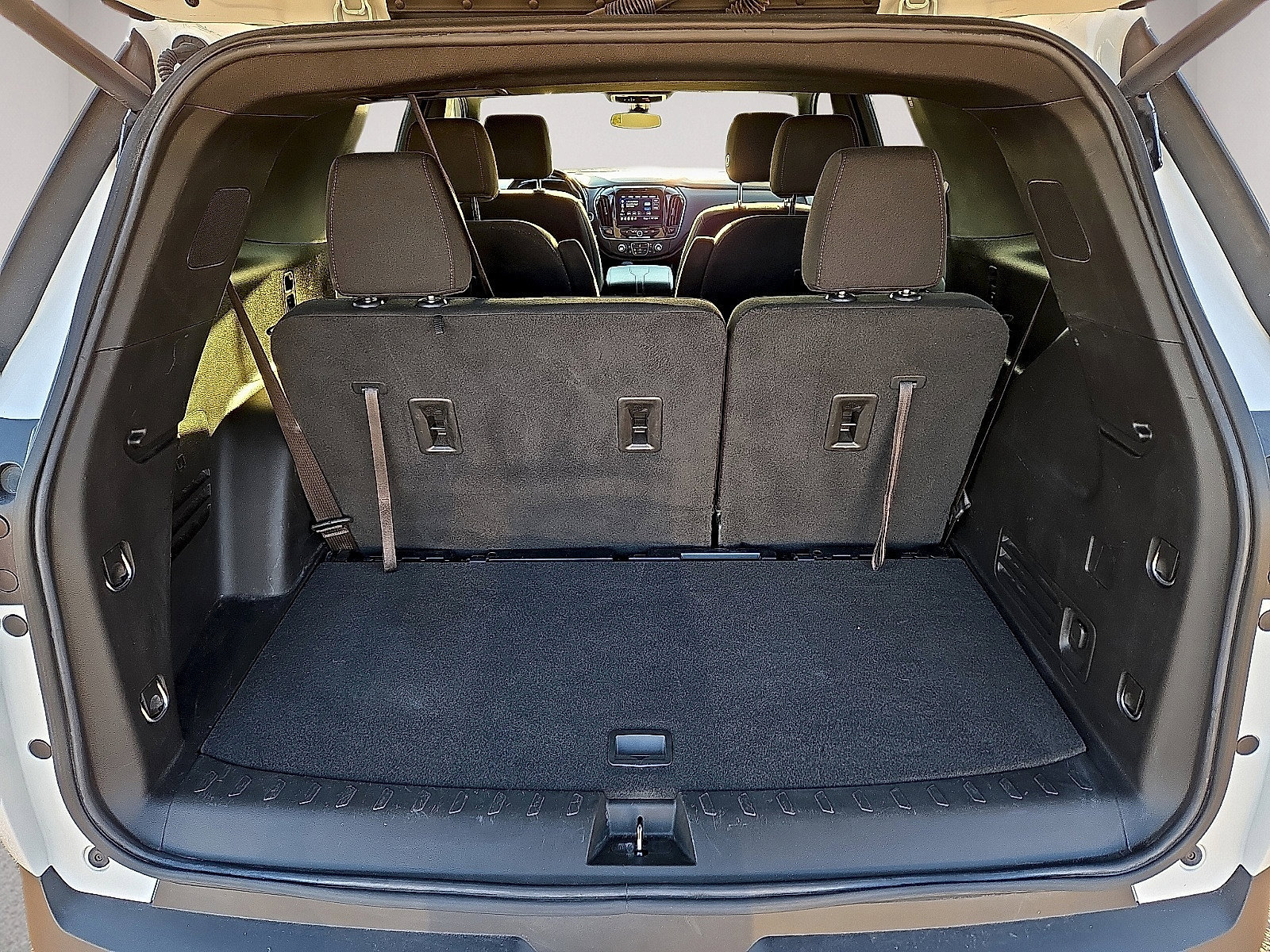 Used 2023 Chevrolet Traverse LT FWD image 14