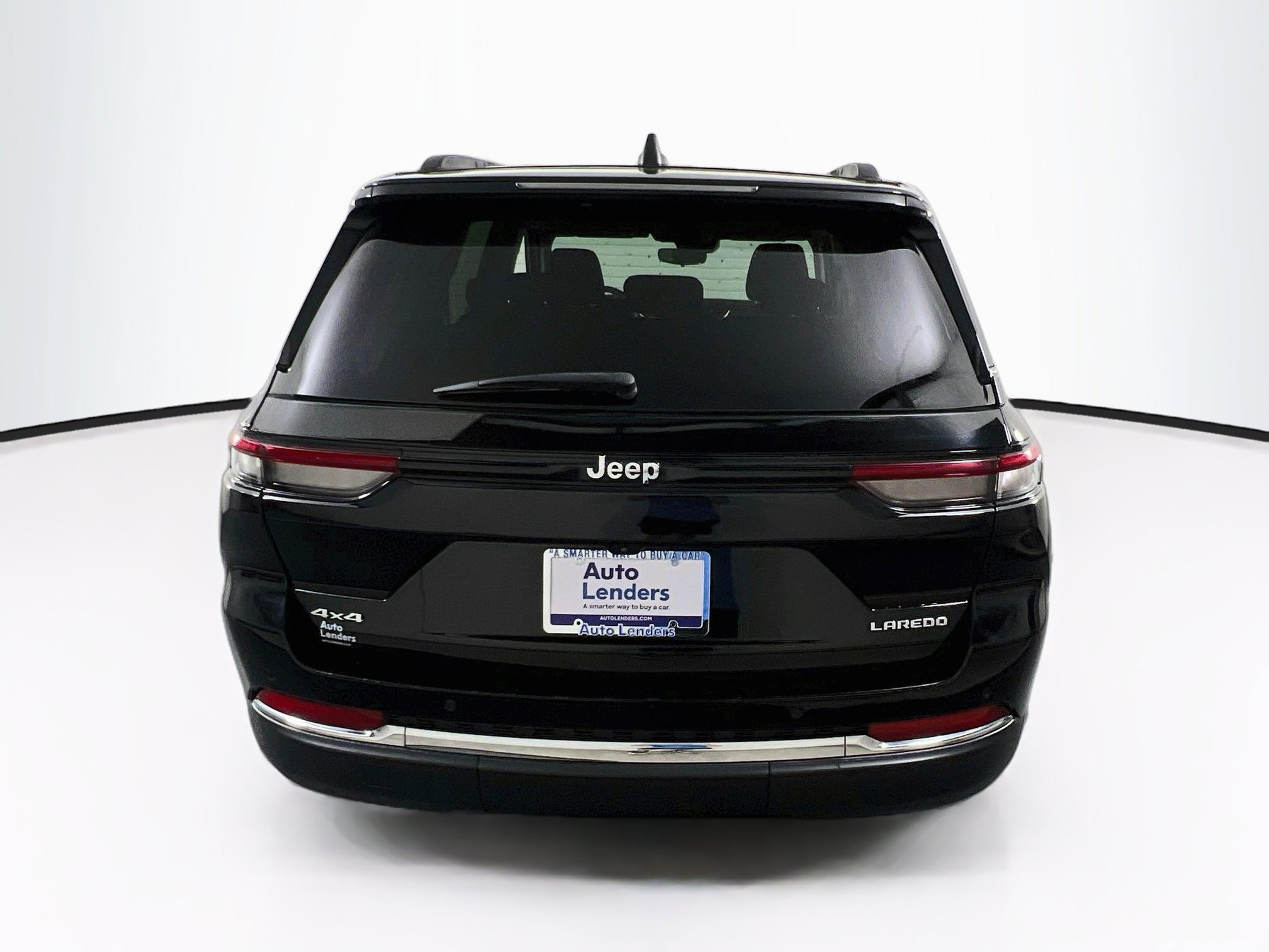 Used 2023 Jeep Grand Cherokee Laredo AWD/4WD image 6