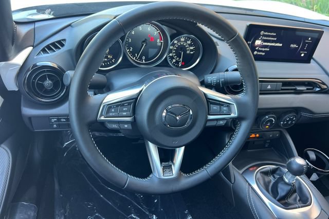 New 2026 MAZDA MX-5 Miata Club w/ Interior Package RWD image 15
