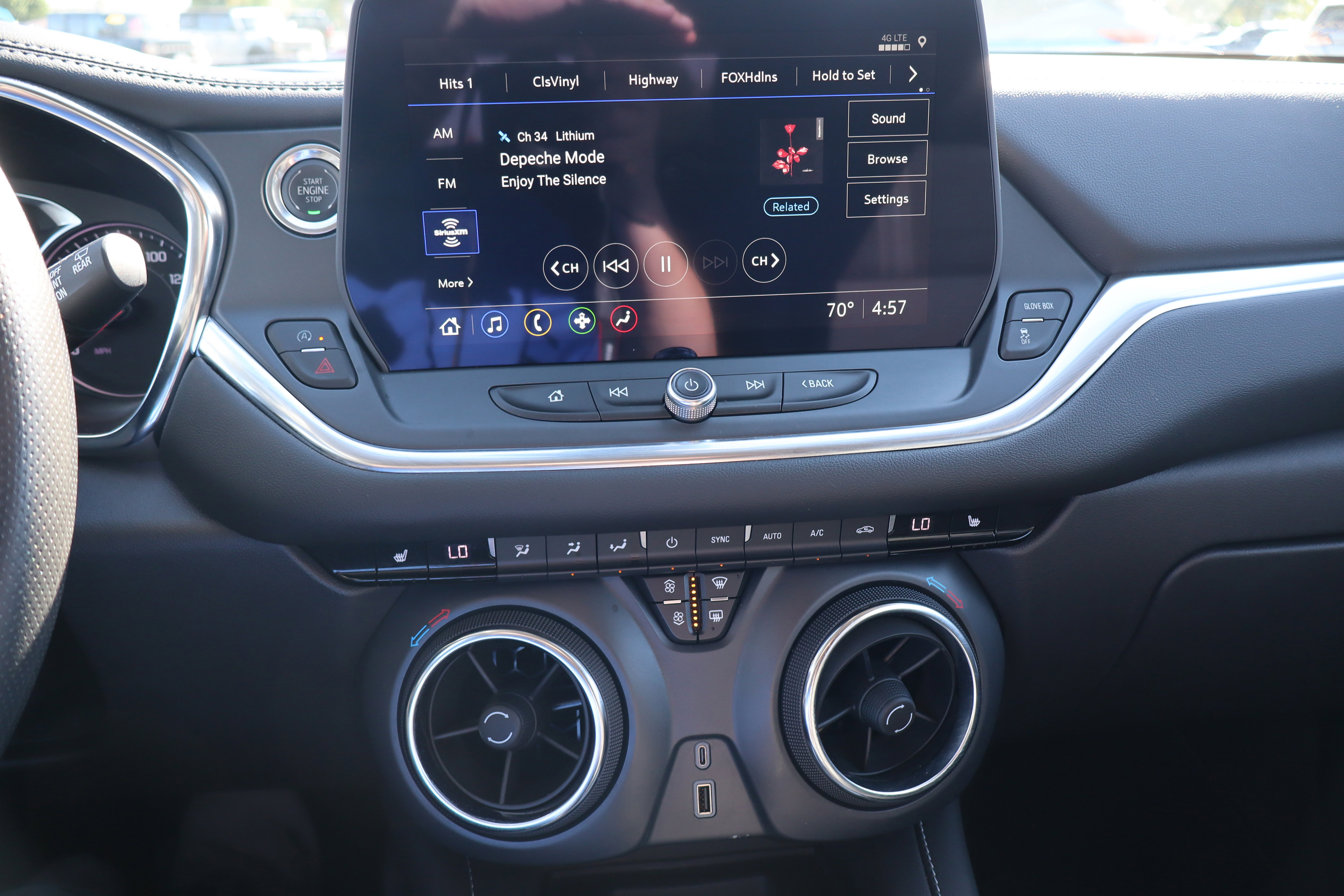 Used 2024 Chevrolet Blazer LT w/ Convenience Package FWD image 17