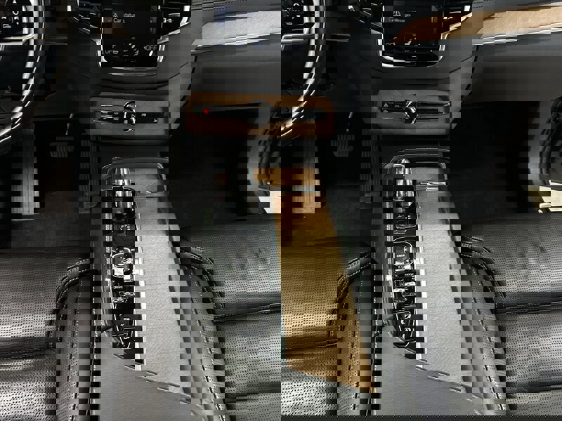 Used 2016 Volvo XC90 T8 Inscription w/ Vision Package image 18