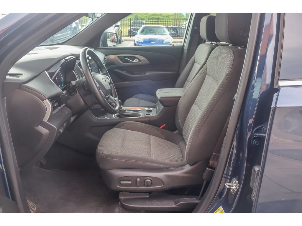 Used 2023 Chevrolet Traverse LT AWD/4WD image 12