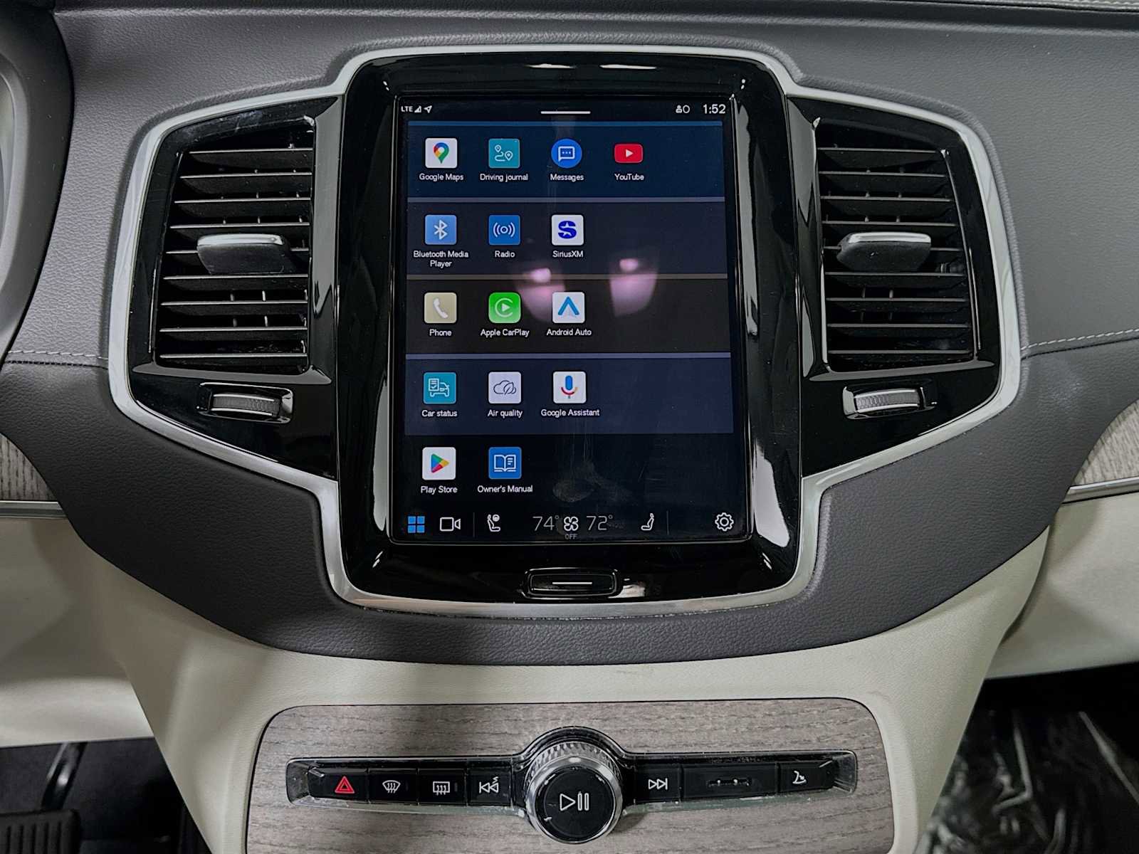 Certified 2024 Volvo XC90 B6 Ultimate image 13