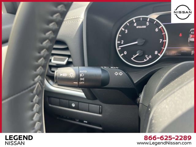 Used 2025 Nissan Rogue SV image 25