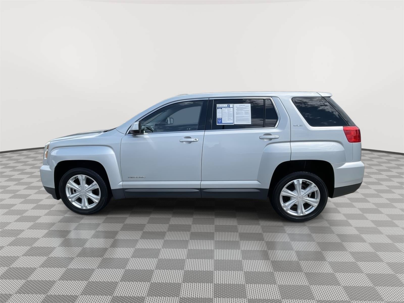 Used 2017 GMC Terrain SLE FWD image 9