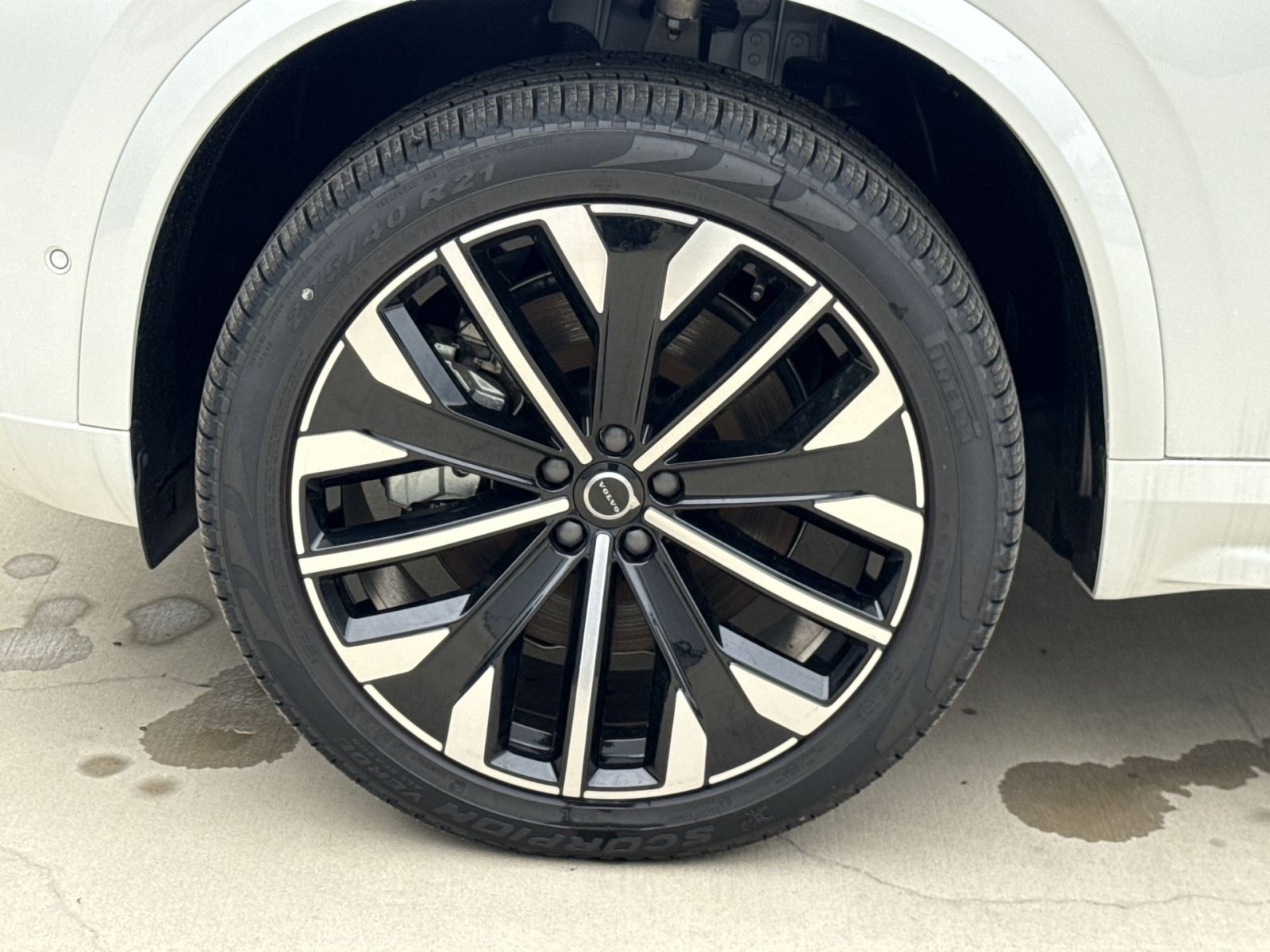 New 2026 Volvo XC90 T8 Plus w/ Protection Package Premier AWD/4WD image 20