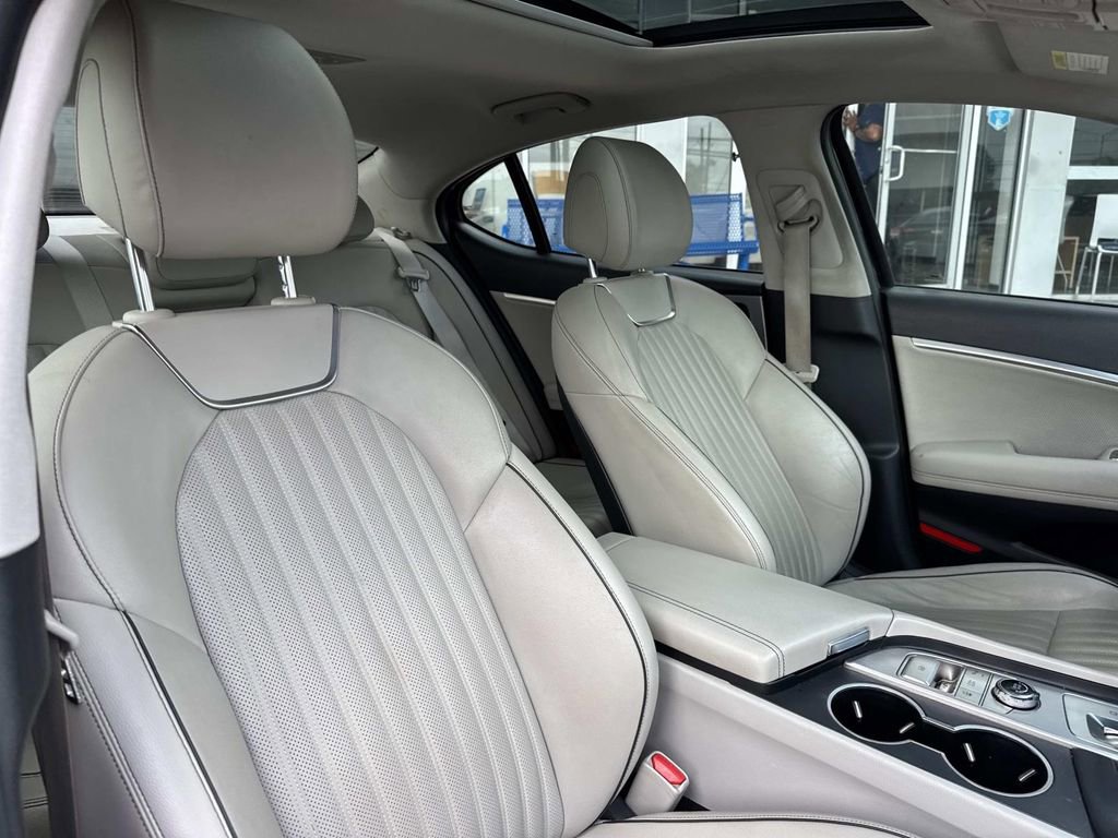 Used 2019 Genesis G70 3.3T Advanced w/ Elite Package image 11