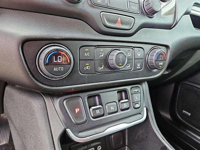 Used 2019 GMC Terrain Denali w/ Advanced Safety Package image 19